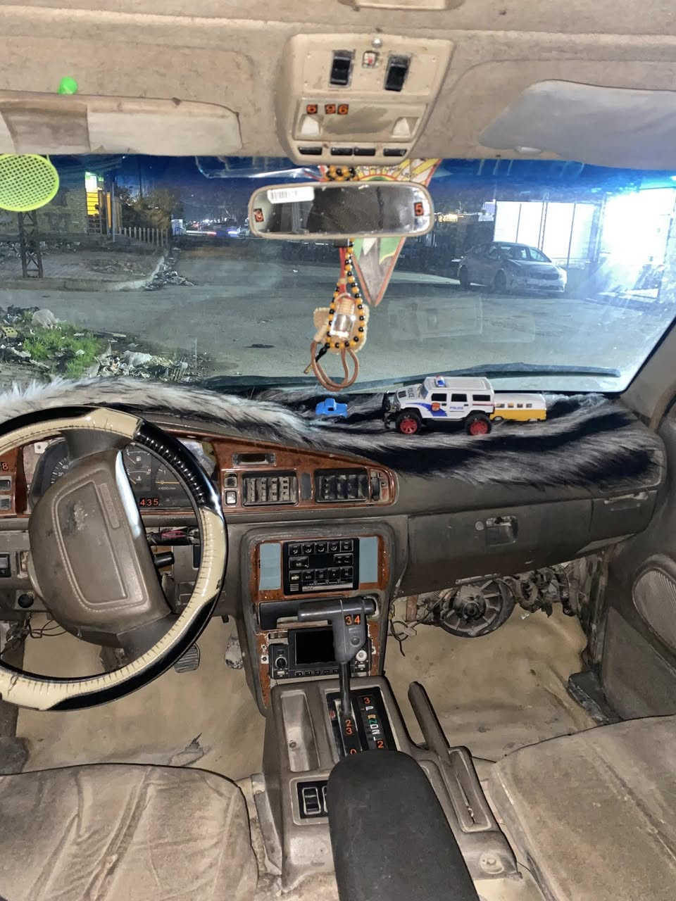 سلام عليكم للبيع سياره فاره موديل ٩٣محرك بي خيط تبخير سياره حلوه رقمك إنكليزي دولي بسمي  سعر. ٣٣بيها مجال شراي يدلل مكاني حسينيه مال راشديه ملاحضه هزه جديده ومشروع وطني. متواجد فقط وتساب ***********
