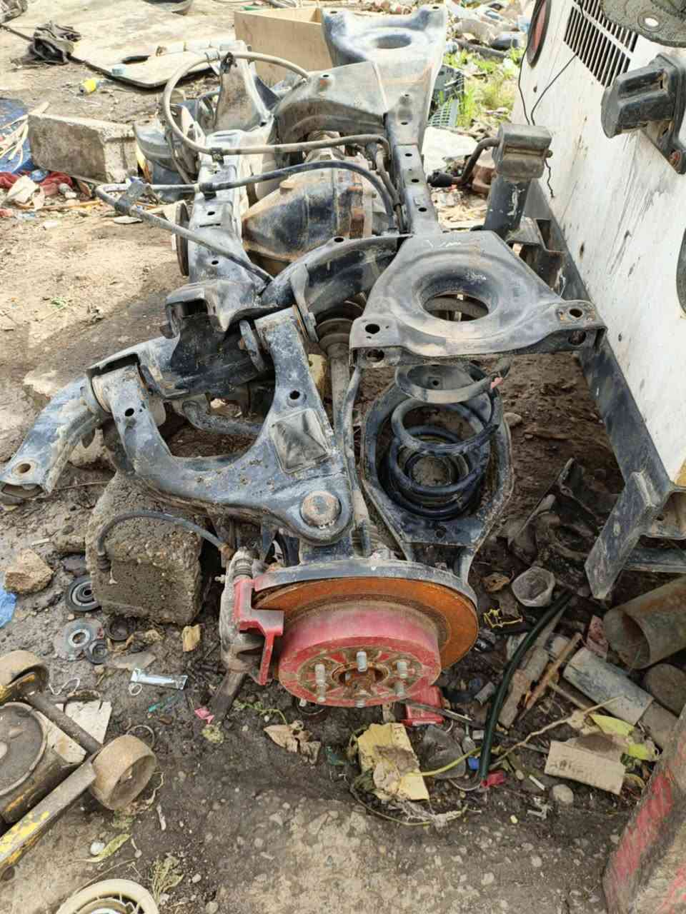 عندي صدر خلفي مال بفندر ريد لبيع سعر 300 لف وبيه مجل مكاني وسفيه***********
