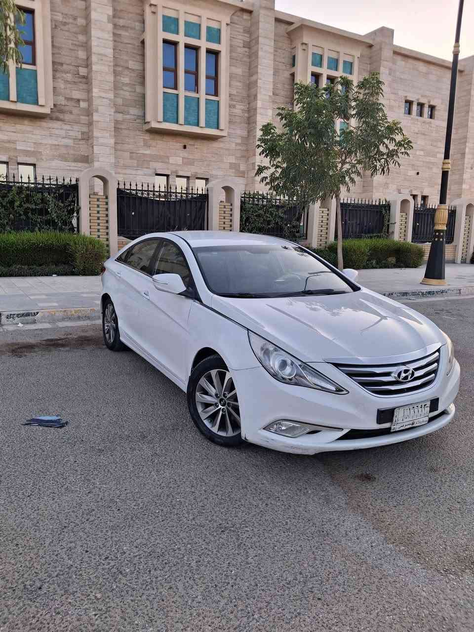 سوناتا 2013خليجي شركه عامه
سياره بيه قطعتين جاملخ امامي وباب خلفي 

عل جهت سايق سياره نضيفه كلش مكان كربلاء سعر 180

 فيس مامتواجد 

***********
