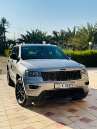🖤 Jeep Limited 2019 للبيع ▪️ الموديل: 2019 ▪️ الممشى: 90 ألف كم 🔹 حادث...