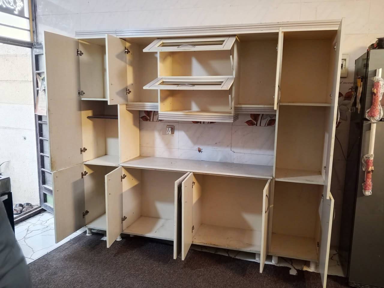 ⚜️  كاونتر 3 قطع ام دي اف مرمر
⚜️ المكان حصوه حي عداي

⚜️ للاسفسار الاتصال ***********
