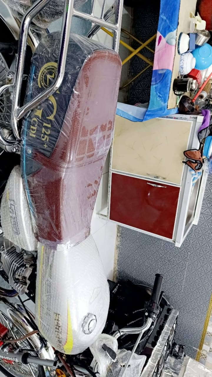 السلام عليكم دراجه لبيع تايكر مويل 2025 المحرك كافله عامه كهربائيات كله شغاله اوراق اصولي وهذن الصور قديمات السعر 650 وبيه مجال الرقم ***********
