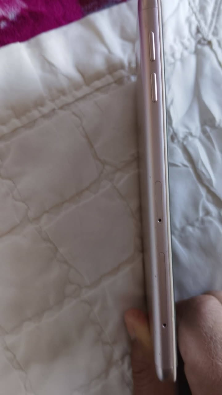 السلام عليكم جهاز للبيع  J7برايم مكفول من كلشي جهاز نضيف وجديد كلش هذه رقمي ***********
