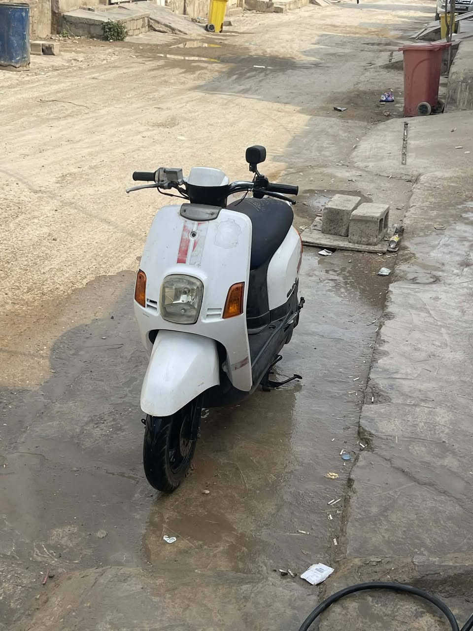 سلام عليكم دراجه بوليسي البيع دراجه خير من الله مثل ما موضح بلصور مختمه كلهه كفرات بلادي مكينه مامفتوحه شرط خرسه دراجة كامله السعر 550 مكان بعقوبة المفرق ***********
