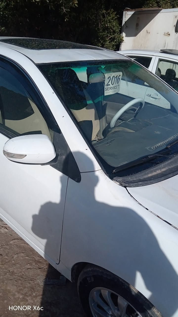 السلام عليكم بي واي دي ٢٠١٣ رقم قادسية سنويه ل٢٩ سياره كامله وجاهزه من كلشي كير محرك يابا ني حدتديه تخم تاير كله جح اهز بيه دواير ودوس مصبوغات أثر خياس وشويه بحافه البنيد سياره نقصه مشط ستيرين قفط سعر ٣٨ مكاني حله شارع ٨٠ //***********
