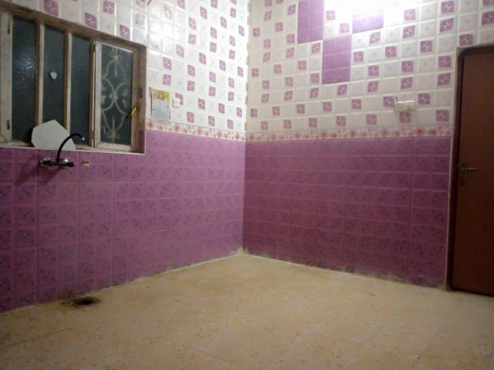 دار للايـــــــــــــــــجار
🌎 #العنوان ::حله حي الجزائر خلف الملعب الفرع الاول 
💸💸💸سعر الايجار// 300//🔒
⭕بيت للايجار المساحه مالته 120 متر
⭕يتكون من استقبال وغرفة نوم ومطبخ وكليدور وصحيات ⭕وكراج للسياره والبيت سيراميك وارضيه كاشي ونظبف جدا ⭕جدا وجاهز من كولشي حتى سخان وماطور ماء وخط مولدة #ملاحظه مطلوب عائله صغيره ومحترمه وموضف 
~~~~~~~~~~~~~~~~~~~~~~~~~~~~~~
اكثر ستفسار مراجعه مكتب الجشعمي للعقارات والمقاولات العامه في بابل 
موقع المكتب شارع 80 مال كربلاء خلف محطه بنزين خانه اضواء الحله 
                          ((بإدارة احمد الباشه)))

              *********** وتساب
      ***********📞

                      (( بإدارة مصطفى الملك))
       ***********📞
