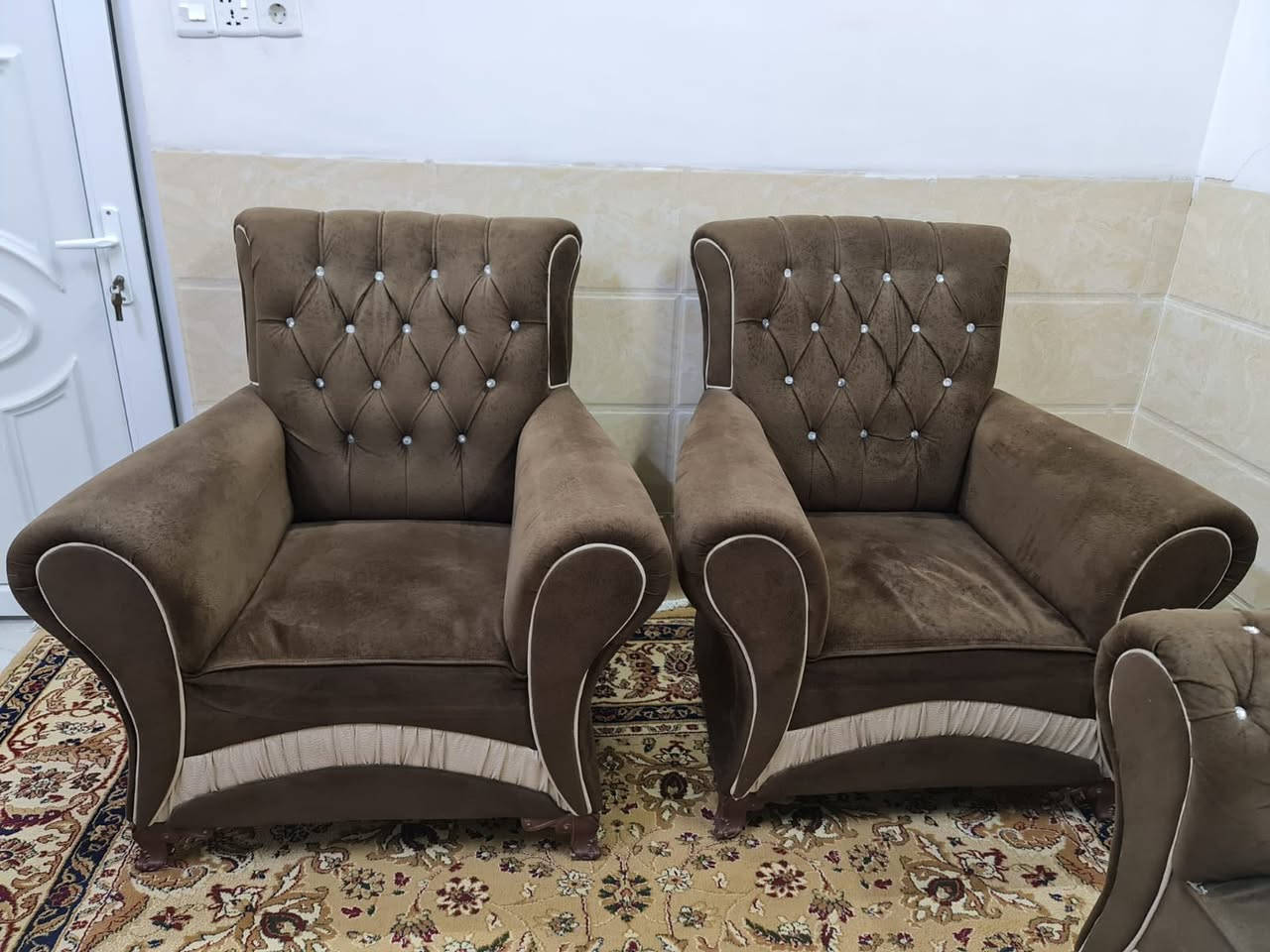 للبيع طخم قنفات خشب درجة اولى ثلاث قطع كبار وقطعتين صغار ام النفر السعر275 الف وبيها مجال للشراي المكان حي الملايين خلف الكمارك


**إذا كنت صاحب هذا الإعلان وتريد حذفه لأي سبب، رجاءا أرسل رسالة إلى الدعم الفني**