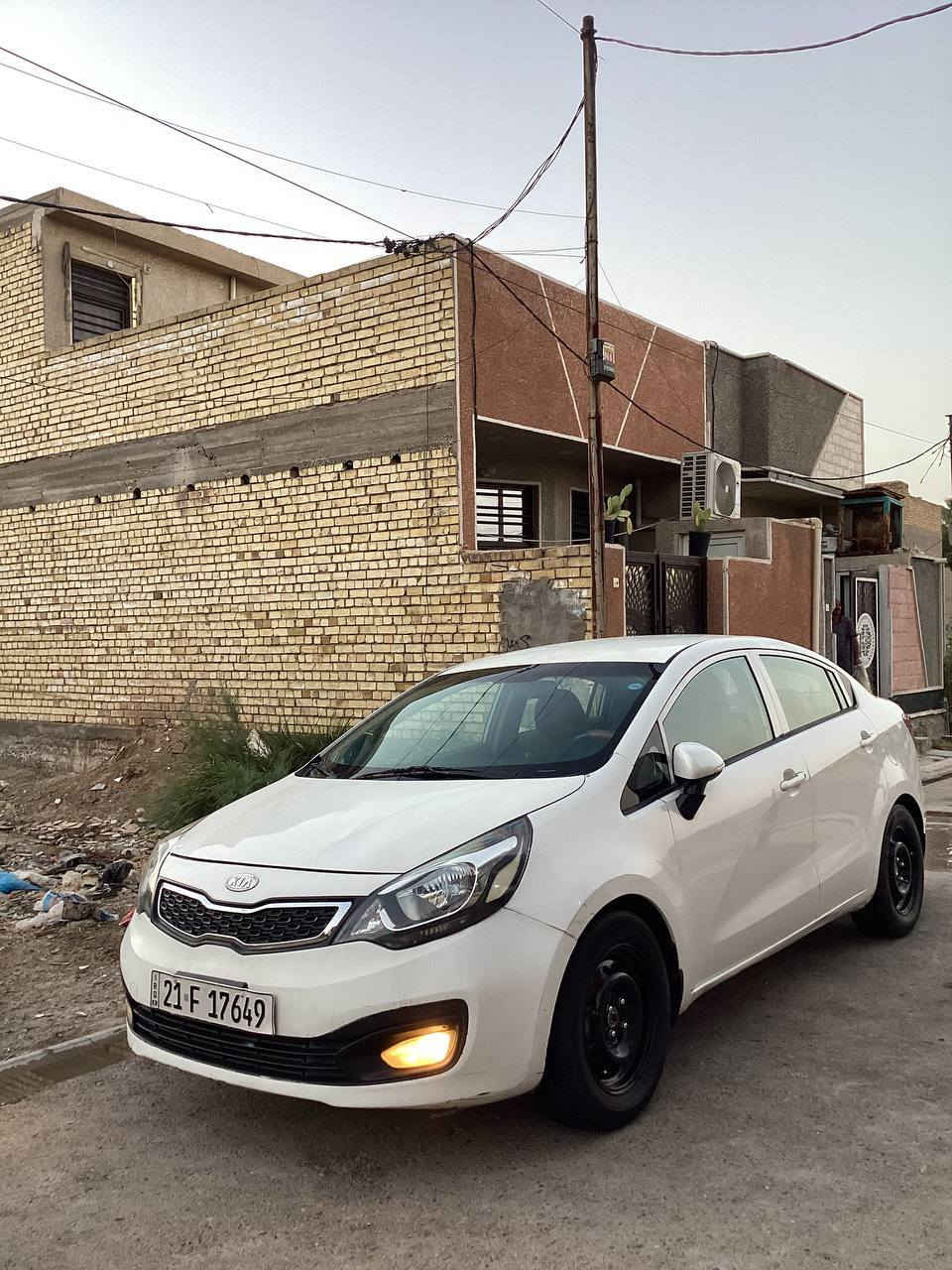 السلام عليكم كيه ريو وارد خليجي محرك 1.6 فول مواصفات تحكمات استيرن مري شفط اشاير مري. ECO اقتصادي محرك او كير خير من الله تبريد ثلج سعرهه ٩٠ ورقه بيهه مجال قليل لشراي ***********
