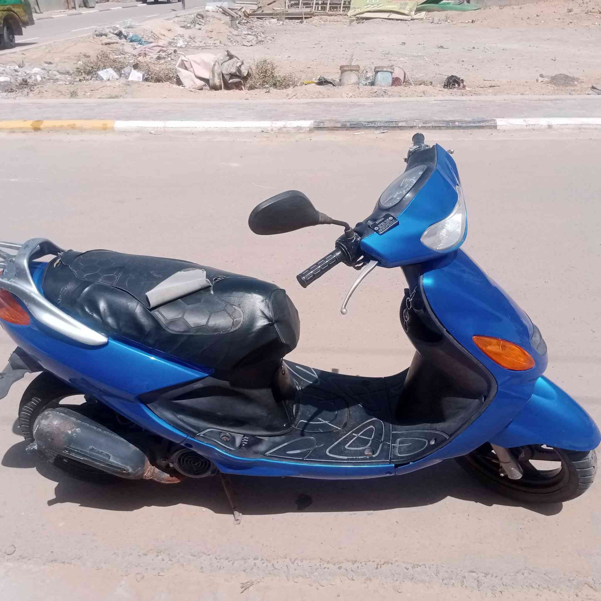السلام عليكم دراجه اكزز للبيع النضافه فول كلشي شغال دراجه حلوه ونضيفه السعر ٦٥٠وبيه مجال الشراي يتصل على هذه الرقم***********
