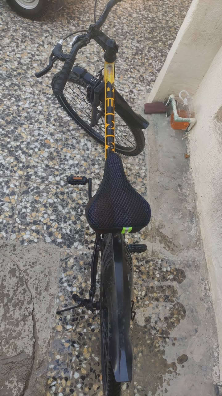 (بالة) رياضي ياباني اصلي قطعة نادرة ، دبلات خلفي وامامي شغالات ،، السعر ١٢٠ الف بس، 
مكاني سيف سعد اتصل أو راسلني واتساب وبيك خير وادلل ***********
