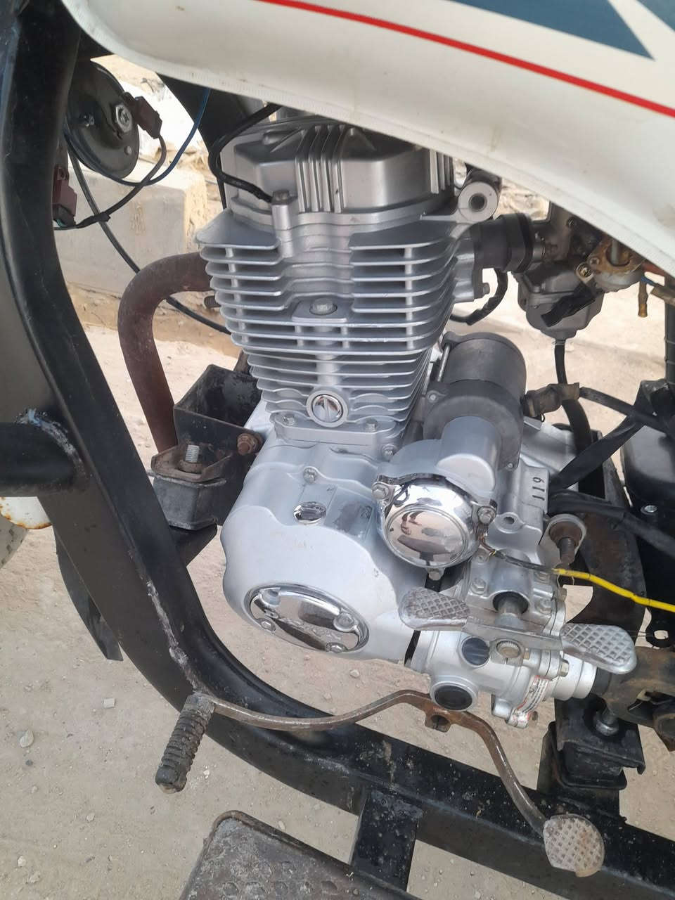 سلام عليكم ستوته البيع موديل 2013 وراق كامله محرك 22 ما مفتوح فقط بس كلجات كرهبيات شغاله سعر مليون 400 وبيه مجاى شراي مكان الناصريه سيد دخيل ***********
