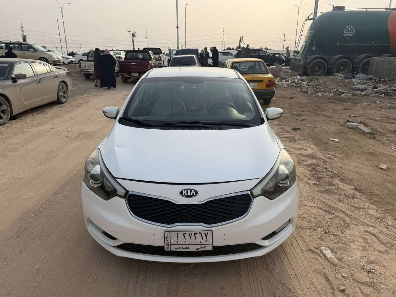 فورتي ١٦  حداديه ٧٠٪؜ كير ومحرك شرط تخم تاير جديد اشايربالمري ماشيه ١٢٧  تحويل ثاني يوم دواخل نظيفة السعر ١١٠ وبيها مجال مكان السيارة السماوه للاستفسار ***********
