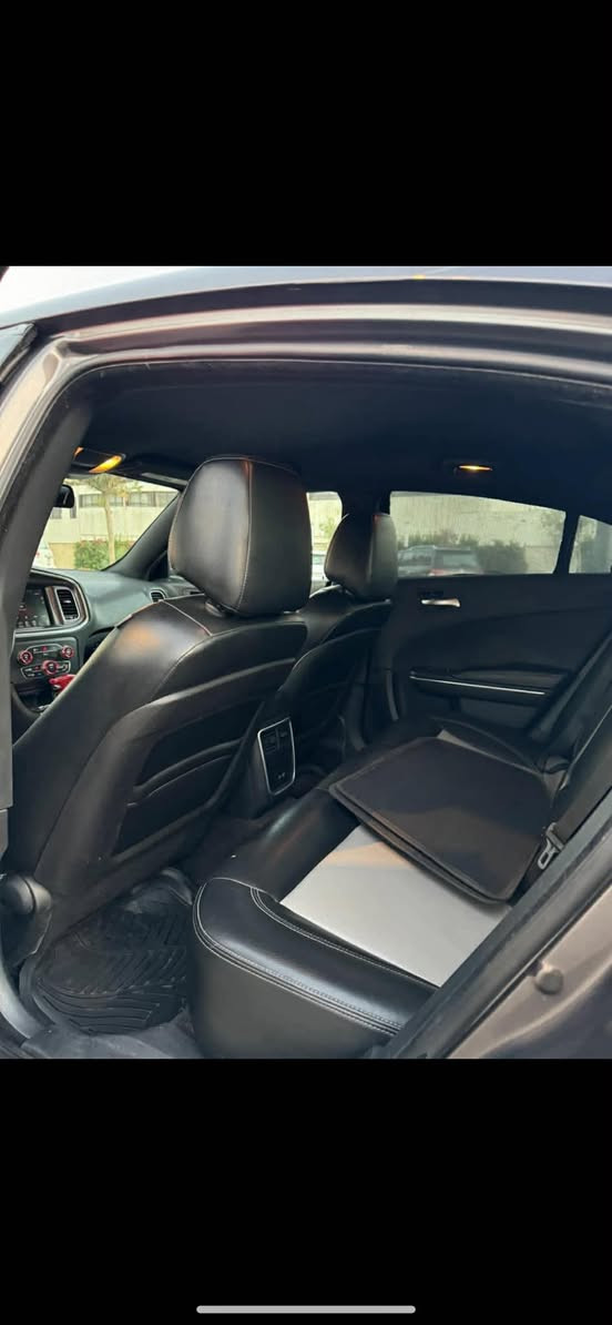 جارجر 2015
 السياره كلين  هنا صار بيها خدش بلباب و بيهاا شبر بلجاملغ بنيد محدث 
وبارد بجهه الصدر 
ودعاميات ودواسات srt تحديث كامل 
 ويل نجمه خسفه القويه
دركه اربي ام فايبر
 رقم شمالي الجديد 
مواصفات ال sxt
شاشه كبيره كشن  جلد وكهرباء
 محرك 3600
ماشيه 89
مكان السياه بغداد الدوره 
السعر 165وبيها مجال قليل 

تواصل وتفاصيل اكثر واتساب 
***********
