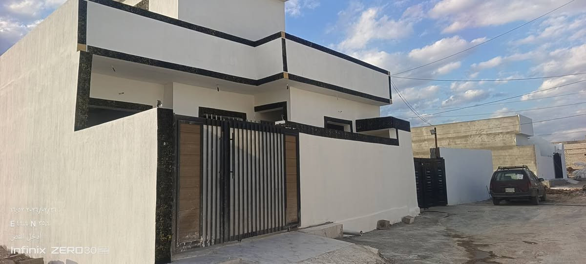 سلام عليكم 
دار للبيع 
المساحه 120متر ركن يبعد من الشارع الرئيسي 100متر
العنوان كوباني 
السعر 35
***********
