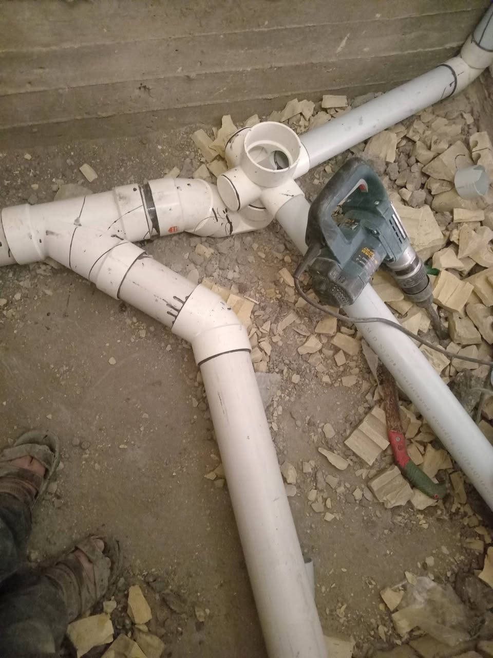 السلام عليكم نعمل على تأسيس ماء أو مجاري أو كهرباء لاتصال على الرقم التالي *********** وبنسب لأسعار واني بخدمتكم
