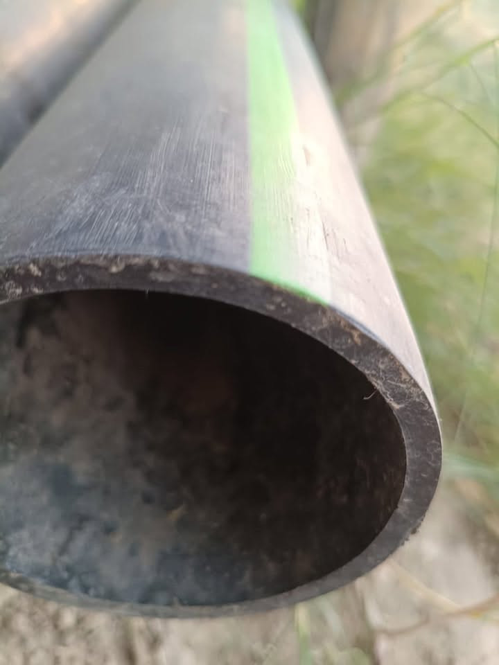 ثلاجه وطباخ فرن وبلازمه وبواري للبيع
‭***********‬
