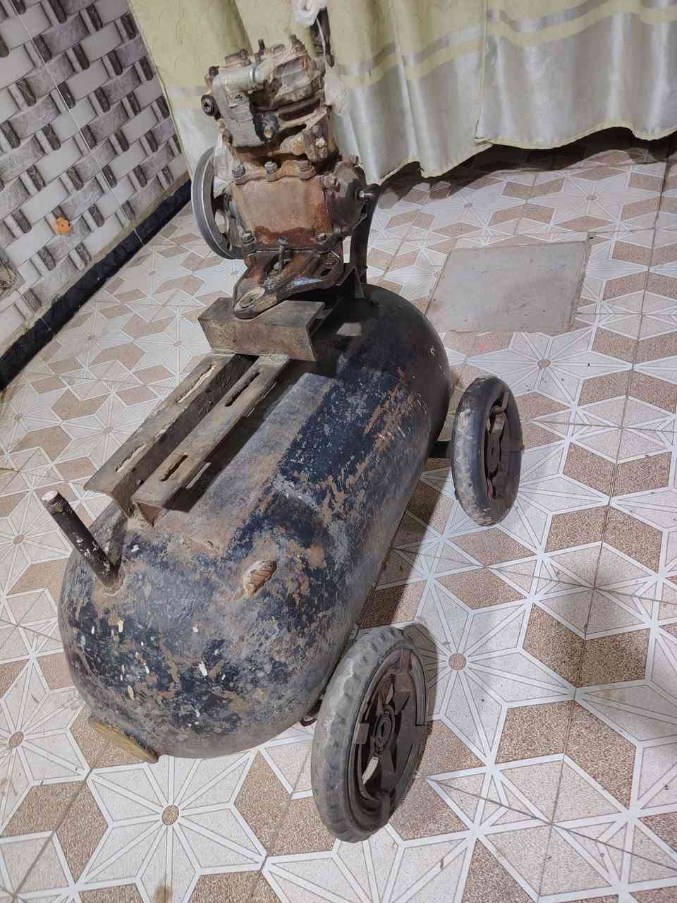 السلام عليكم 
بطل هوة وتاروسة للبيع 
المكان. النجف، ***********
