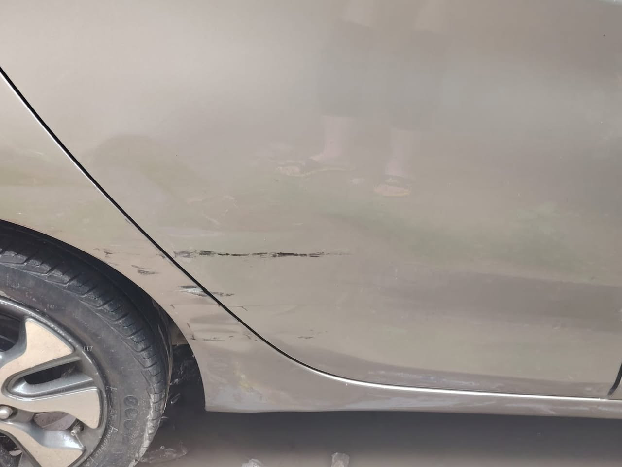 بيكاتو ٢٠١٦ اربعه سلندر بيها طخات بسيطه مابيها صبغ بيها خيط تبخير كلشي بيها شغال السعر ٨٧ ورقه مكاني بغداد الغزاليه ***********
