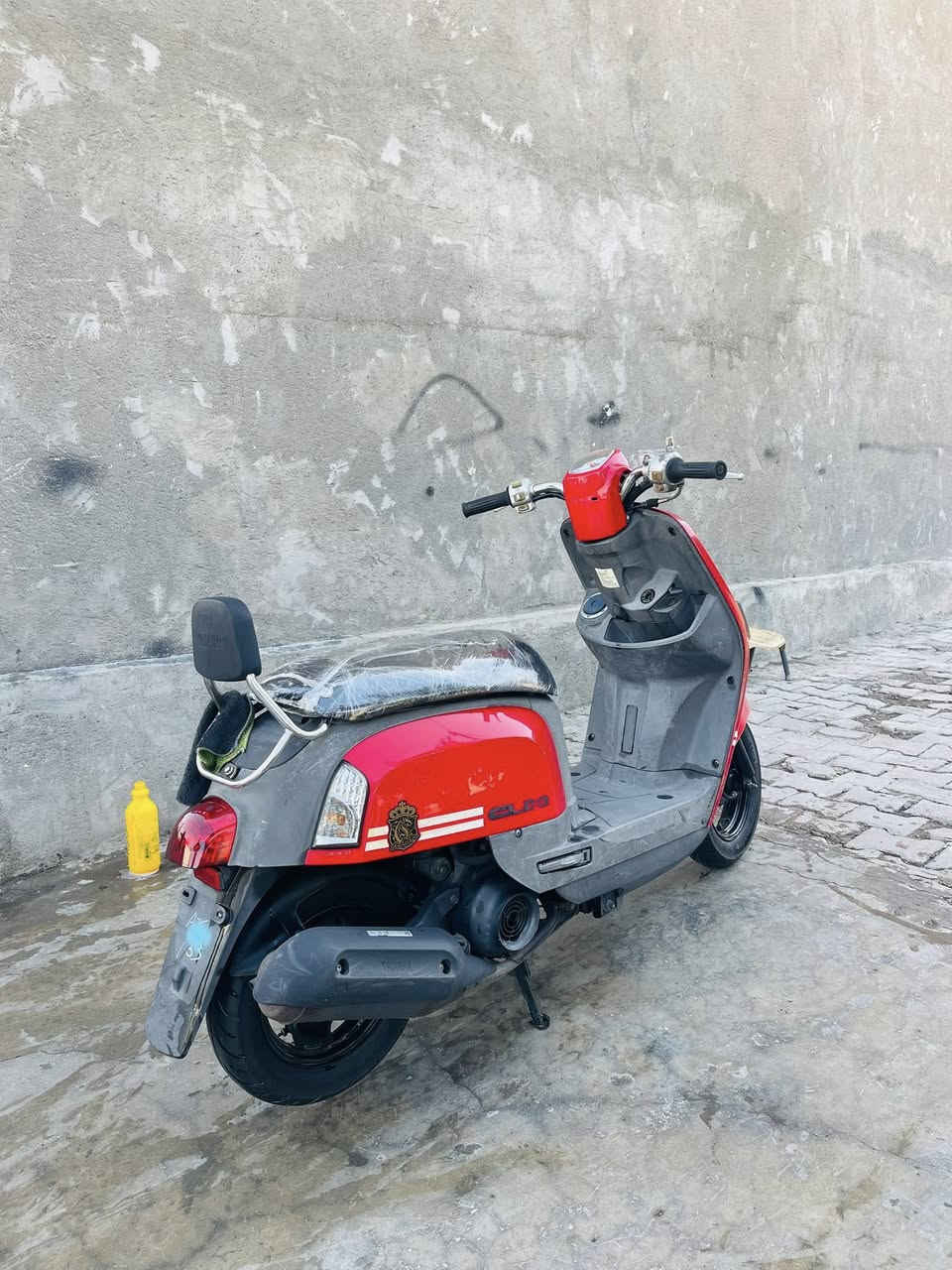 سلام عليكم بوليس كفاله عامه كله شغال دراجه خير من الله سعرها مليون (١٠٠٠) وبيها مجال الطيبين عنواني بغداد فلكه سلمان باك وهاذ رقمي ***********
