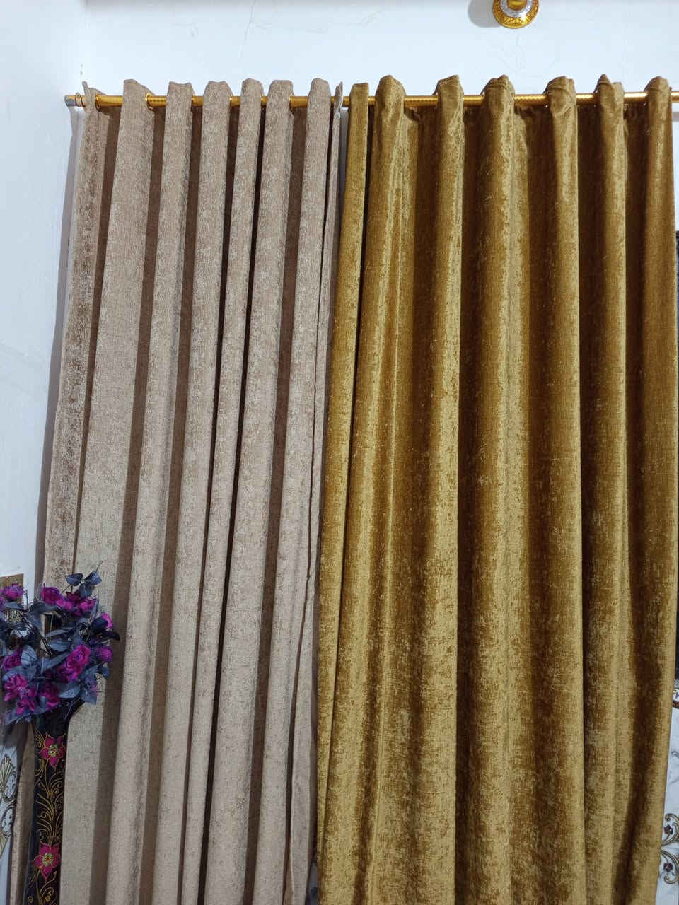 اغراض للبيع كلمن وسعره للاستفسار على الواتساب ***********
