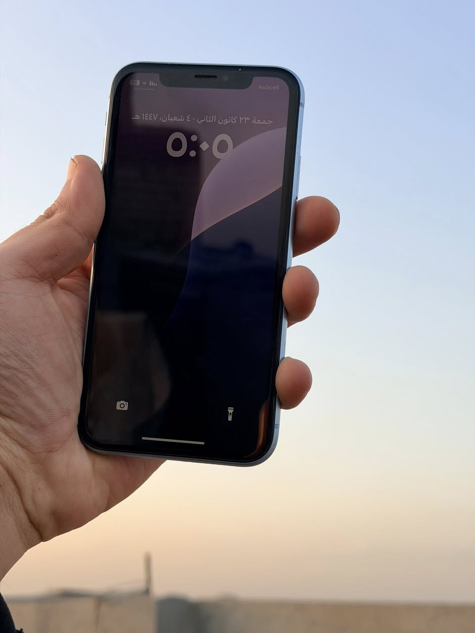 سلام عليكم ايفون XR الجهاز وتر بروف بلادي
بطارية 🔋 81
ذاكرة 64
جهاز يخبل من ناحية صرف شحن شخص مابي 
صوته حيل عالي 
كامراته اتخبل 
مكاني بغداد 
رقمي ***********
