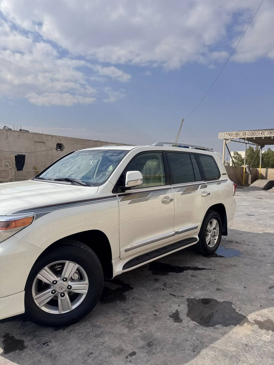 سلام عليكم لاندكروز((بريم ))موديل /13/فول/1/1كفاله عامه ..فول مواصفات /***********فيس لام تواجد
