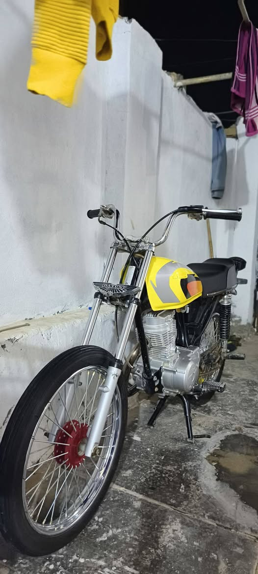 السلام عليكم دراجه للبيع شاصي 13 مال حرشه والتعميره نامه 24
***********
