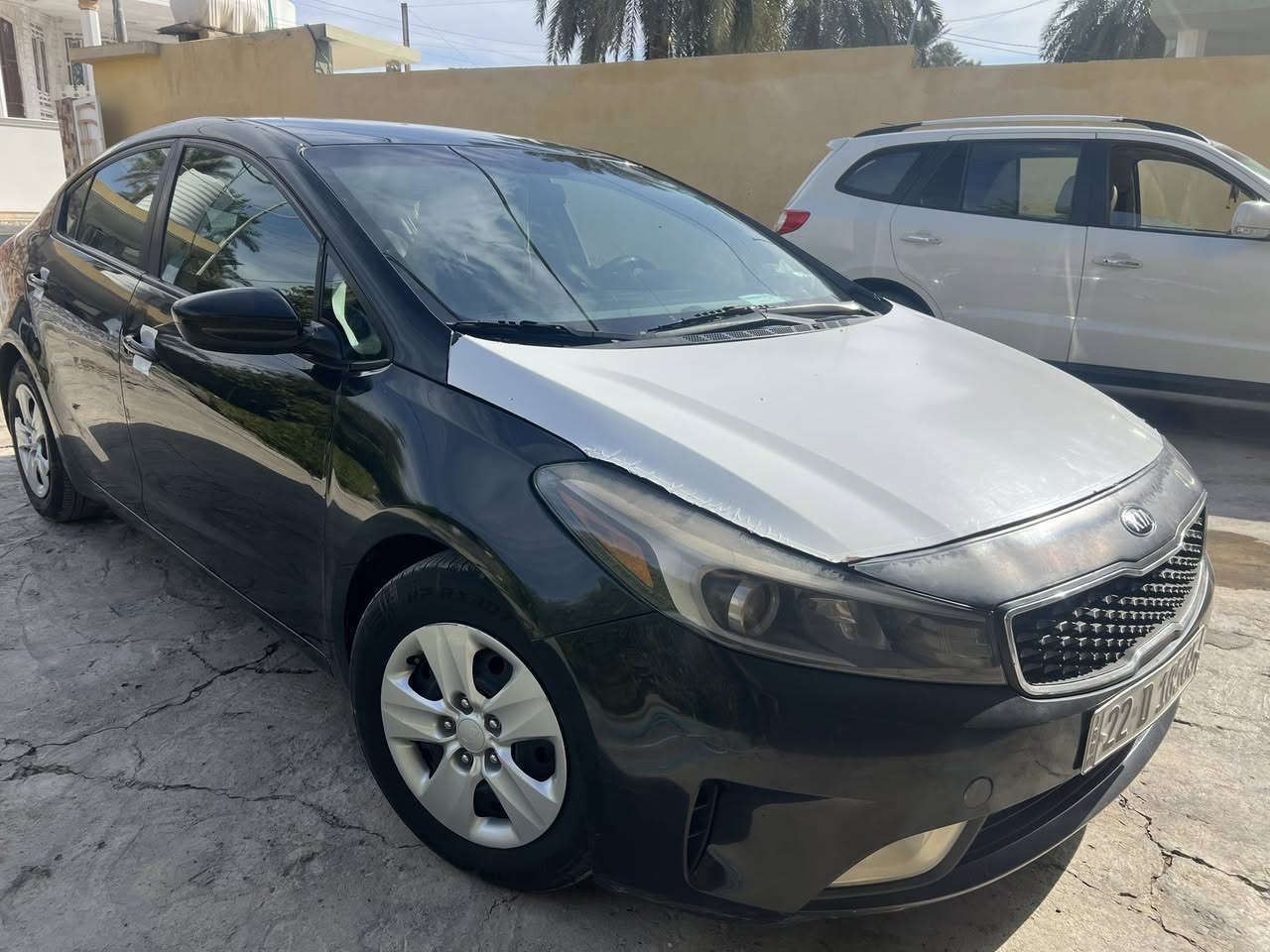 السلام عليكم
فورتي 2018

بيه قطعتين بنيد وجاملغ 

مكينه 2000دوش 

واسط صويره 
السعر 

 

 ***********
