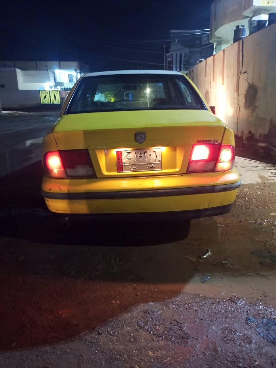 السلام عليكم سمند موديل 9 مكينه وكير مقفولات سياره مصفره هيه وغرامات رقم بغداد  صدر امامي وخلفي جديده كهربائي كلها شغاله تبريد باتري جديده لا صبغ ولا تبديل ادريم شفتات جدد اربع سماعات مسجل بلوتوث سياره كامله مكمله مابيه نقص السعر 22 وبيها مجال مكاني بغداد جزيره سياحيه ***********
