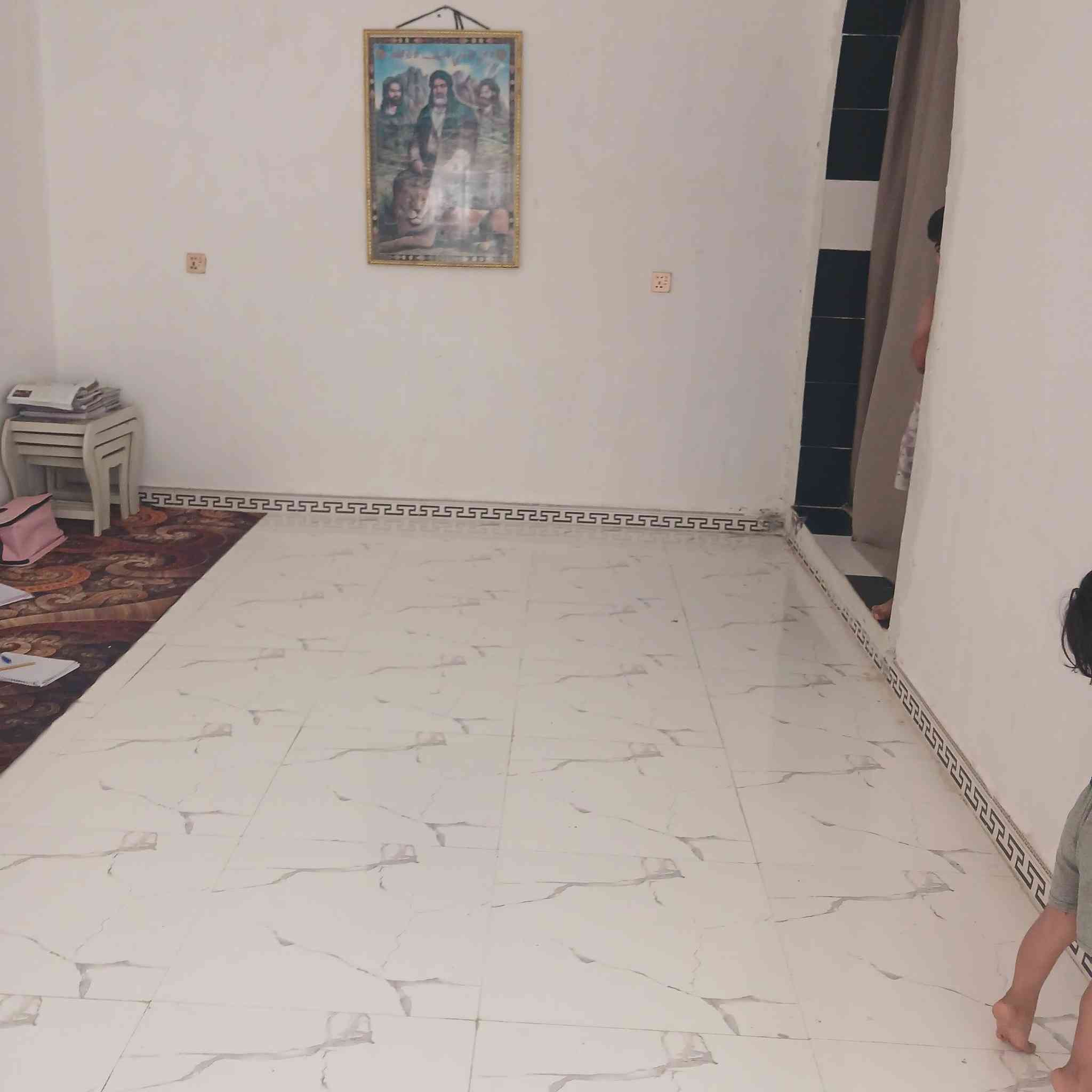 بيت للبيع في سديناويه مساحه 110 فرع المصتوصف يتكون من غرفه وديوانيه ومطبخ وحمام داخلي السعر 46 وبي مجال  الاستفسار ع رقم***********
