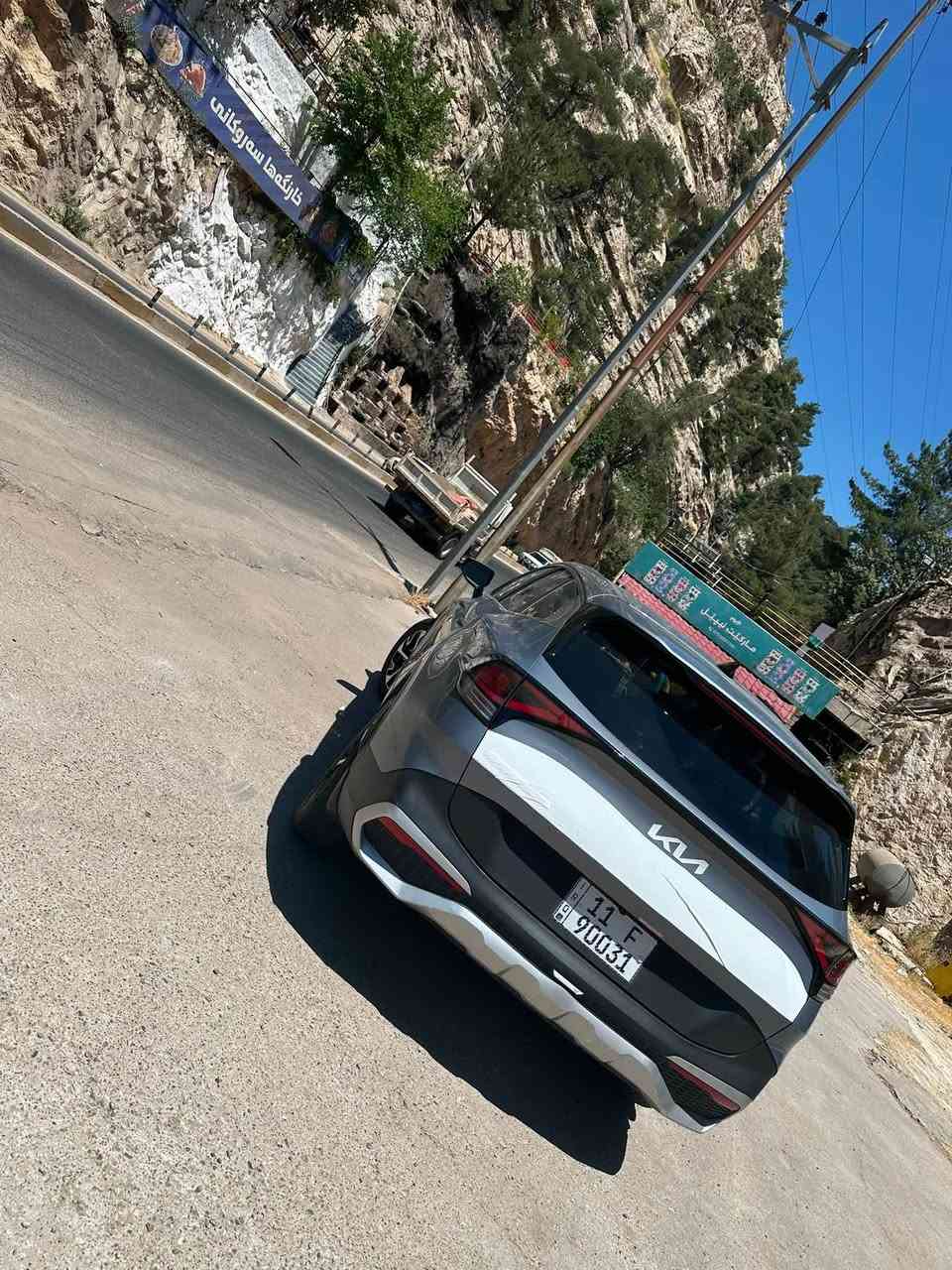 السلام عليكم كيا سبورتج موديل 24 فول عدا البنوروما جلد حساسات خلفيه اماميه رادارات خلفي امامي شاشه متصله كشنات تحكم جهه السائق تدفى كشنات  وارد امريكي السياره حادث قطعه وحده بدون دواخل جاملغ ايمن فقط الباقي كله مكفول بجم كبس بدون اعطال بدوان اي كلوب عطل مكينه 2500 المرغوب صور الحادث موجوده رقم بغداد تحويل مباشر عنون كراده شارع 42 لون السياره متغير ***********
