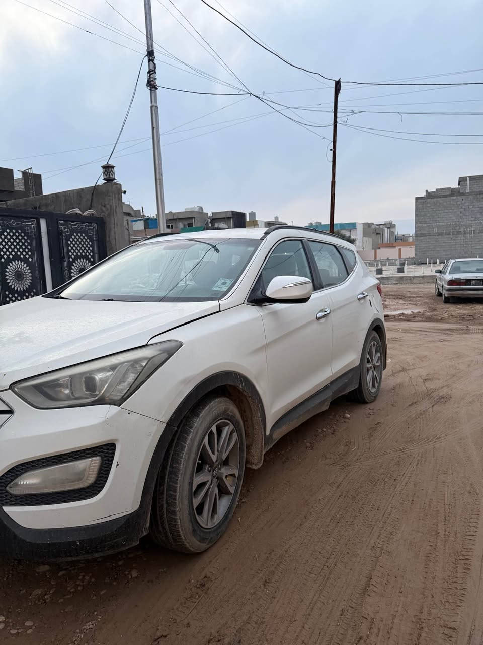 بسم الله الرحمن الرحيم السلام عليكم اخوان هونداي سنتافي 2013 الشكل الجديد محرك 2400 دوش مجفية صفحة السائق ومصبوغة عام بدون دواخل السيارة بحالة جيدة تبريد تدفىة گير محرك شرط مابيهن عيب السعر 125 مع مجال للشراي // المكان كركوك //*********** كركوك, العراق
