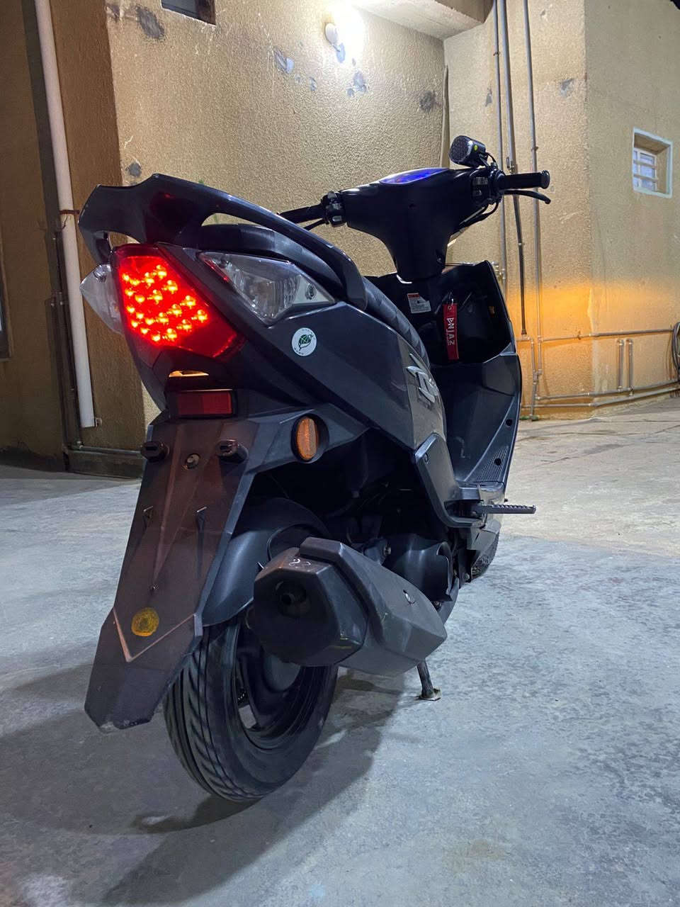 موديل 2014  / رمبـة
دراجة نوزل مكفولة كفالة عامـة
مكينة ناعمة شلعة ومعدل
نگرة سلــف 
الدراجة بلادي ختم واحد مع المكينة 
الدهن استخدمة وكالـة ( موتل )

السعر  850

للتواصل ***********  واتساب
