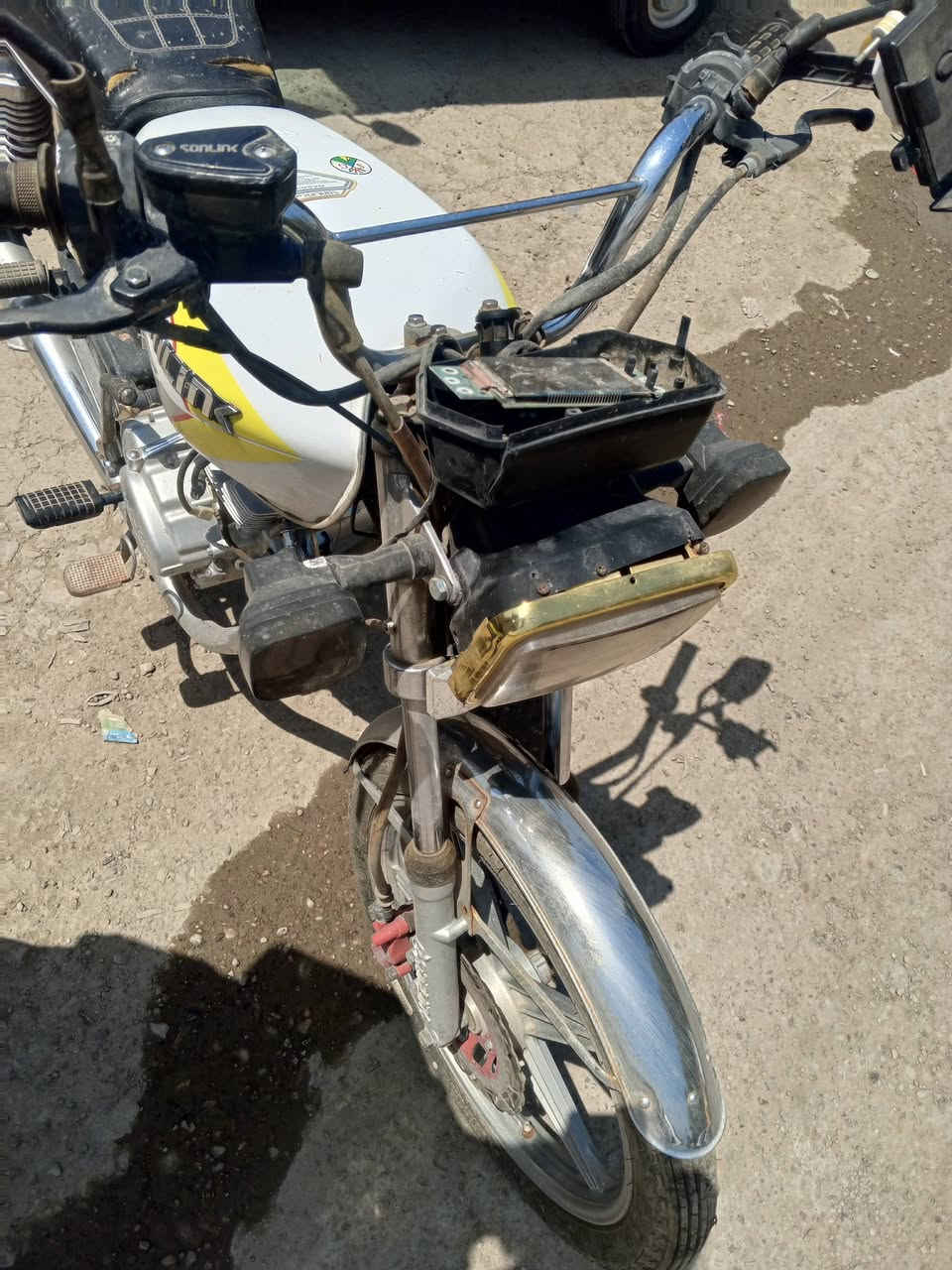 ي دراجة سونك 24 اربعة گير مكينتها مكفولة نقوصاتها باتري و دشبول بيها اوراق سكنر السعر 400 و بيها مجال رقمي *********** مكاني بغداد البلديات شارع التراث
