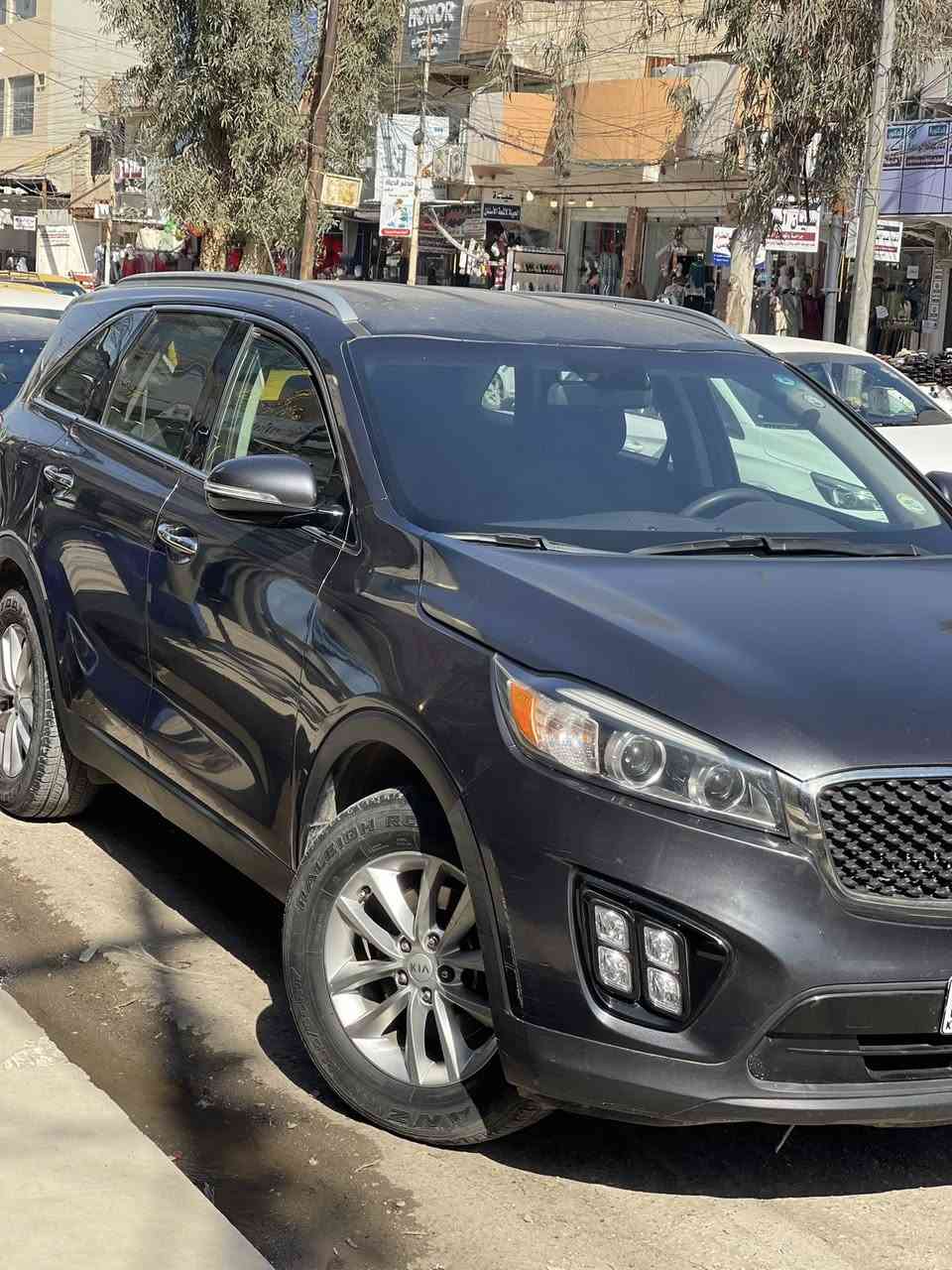 السعر ١٦٠ وبيها  السلام عليكم سورنتو ٤سلندر امريكي نص فول السياره مال بيت بوند وجاملغ صبغ بدون دواخل شرط ٤راكب رقم اربيل شرط الوكاله والتحويل تبريد تدفيه شغالين  طخم تايرات جداد مكاني حي سومر رقم الهاتف ***********الشراي يتصل ويدلل 🦅
