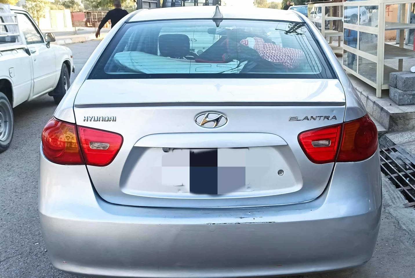 اللنترا 2008 محرك وكير شرط بيها صبغ شبرين بقوص الجام فوق باب السائق ضرر مالتحرير وشبرين تحت قبغ البانزين سياره جاهزا طخم تايرات صارلهم شهر وانا الشرعي *********** كورك ***********
