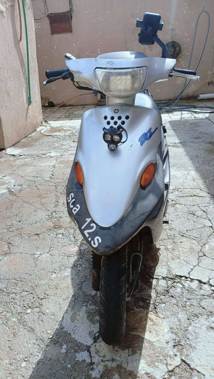 ماطور نحله للبيع محرك ما مفتوح شاصي شرط وايرمنيه شغاله سلف اشاير لايت هورن كلو شغال تايرات جدد والباقي كدام العين  مكاني الايمن 
***********
