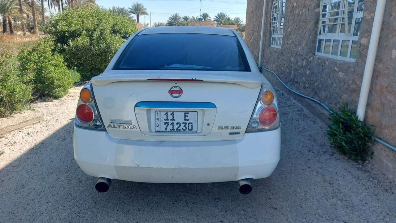 نيسان التما لون ابيض رقم  بغداد دولي مكفوله ،  بيها فقط جاملغ أمامي عكس سايق موديل ٢٠٠٥ باقي كله بلاد ، محرك ٦ سلندر ، كير عادي  صالنصات رياضي كير و محرك و كهربائيات مكفولات منظومة زنون شاشه و سنتر لوك و ريموت #السعر ٥٠ و بيها مجال مكاني عامرية الفلوجه***********٢
