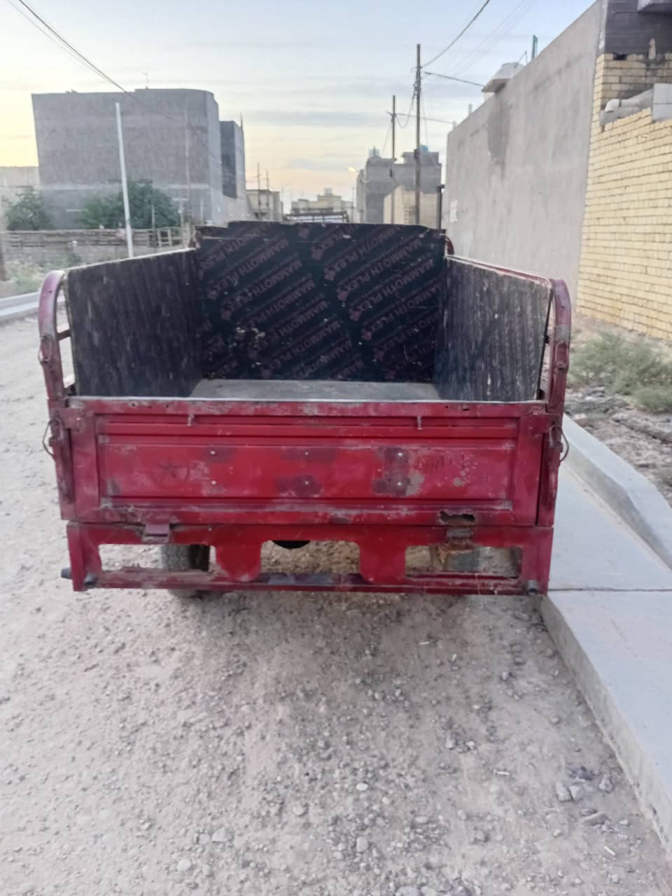 سلام عليكم ستوته للبيع نظيفه مكينه جديده اوراق اصولي سعرهه ٧٥٠ قفل لعنوان بغداد حي البتول رقمي ***********
