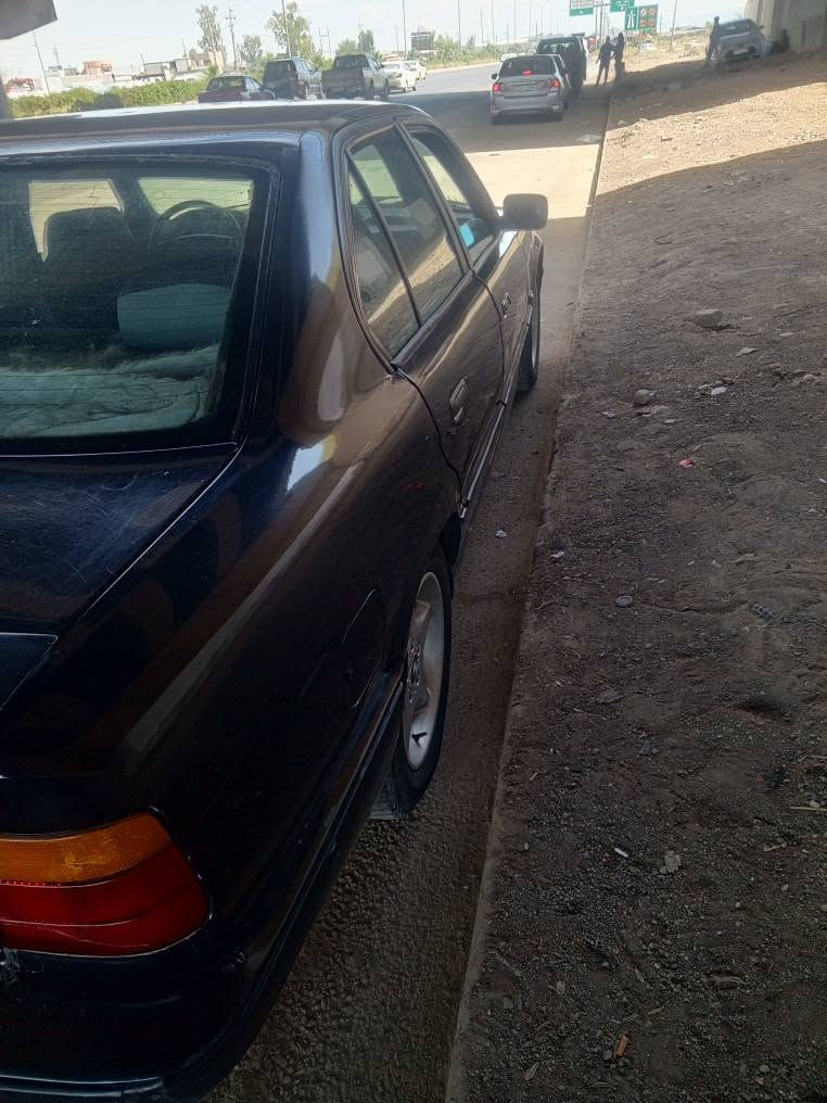 سلاو هاورئيان ئةو گولة جوانة بؤ فرؤشتن BMW520 گئرعادي كامل دةستكاري زؤر شتيكي جواني خاوئنة مةسروفةكي جاكم لئكردوة 11 وةرةقةي لةسةرة دواي مةحامةلة دةي گةرئنمةوة أربيل, العراق


**إذا كنت صاحب هذا الإعلان وتريد حذفه لأي سبب، رجاءا أرسل رسالة إلى الدعم الفني**