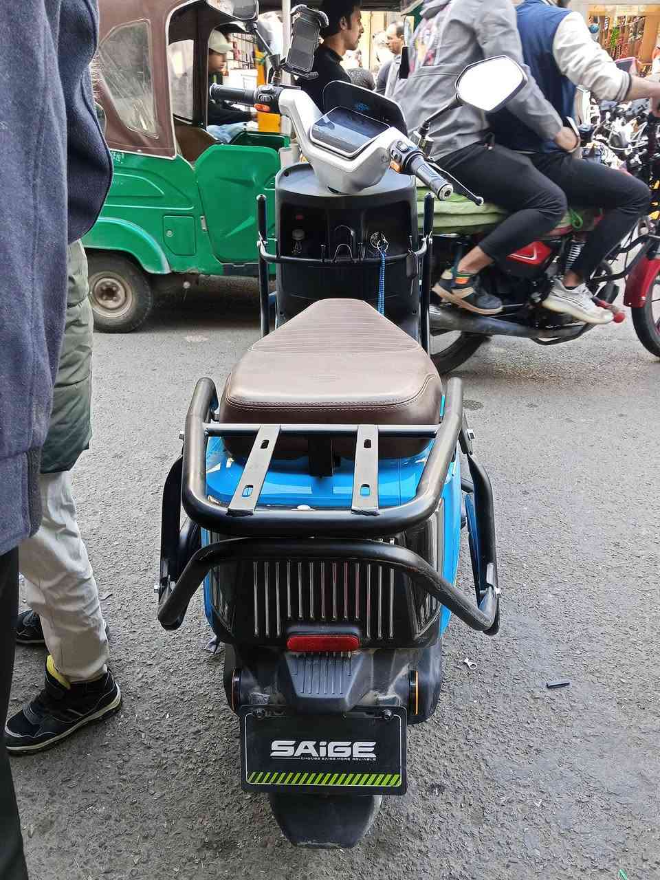 السلام عليكم
دراجة شحن موديل 2025
6 بطاريات 
نظام 3 سرع 
السرعة 70 حقيقي 
بصمتين 
نظيفة وما بيها نقص 
المكان مدينة الصدر 
الرقم للاستفسار ***********
