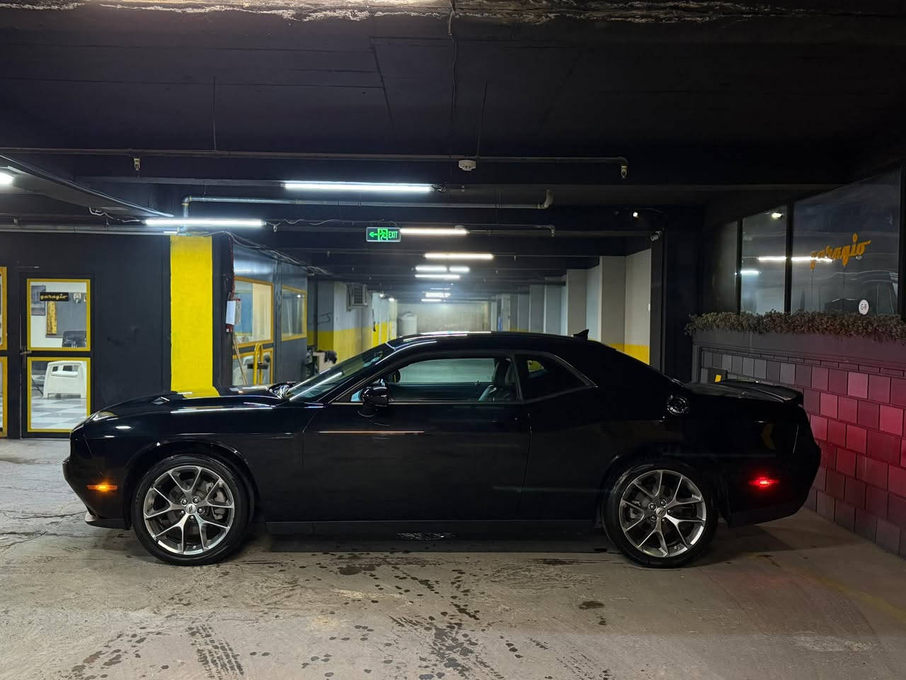 2023 اخر اصدار sxt plus
ماشيه 21 الف 
فول رادار امامي عدا فتحه سقف 
سياره حادثها جاملغ ايمن مصبوغ لا دواخل لا ايرباك 
سياره جدا نظيفه احلى من صور جاهزه من كلشي مبيها نقص مكانها اربيل كشنات جلد خزن تدفئه تبريد مع ستيرن كهرباء حساس كامرا شاشه كار بلي لايت زنون بلادي 
للاستفسار 
*********** 
***********
