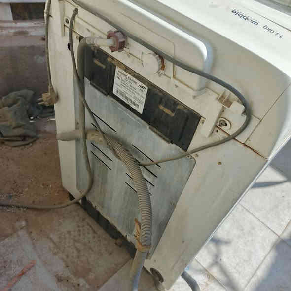 حي الحكيم غسالة اوتماتيك شغالة   السعر 125
*********** الرقم
