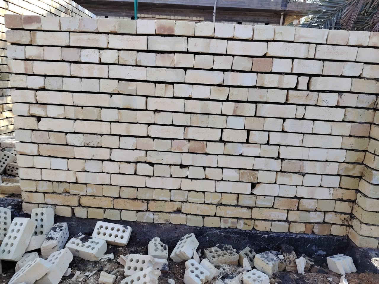 خلفه بناء متفرق حالين وبسعار مناسبه وستلام مهندسين ***********
