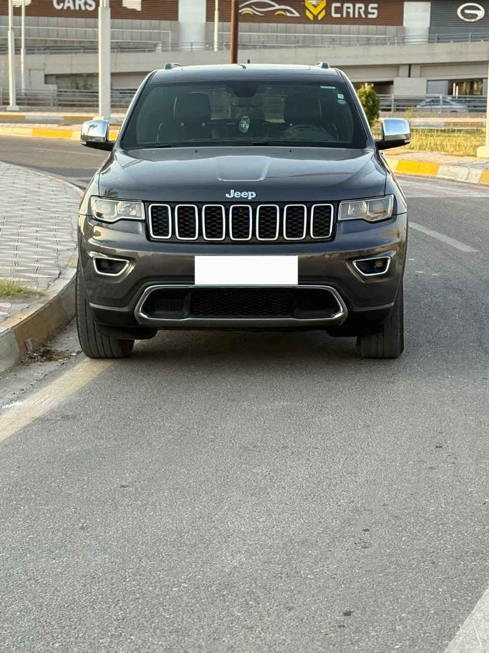 موديل 2020
بدون صبغ بدون بارد 
سياره اخت الزيرو
رقم شمالي بسمي
بطاقه بانزين بيها
مكاني كركوك
***********
