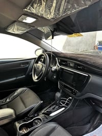 للبيع كورلا 2018 وارد امريكي مواصفات se معروفه سياره عليها تخم تاير جد...