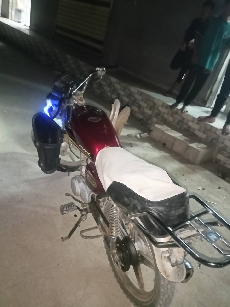 سلام عليكم ماطور بارت 9999   4 كير محرك ما مفتوح بس بي النمره الثانيه تخرط ماطور جاهز شغل واطلع مكاني جنوب الموصل ناحيه الكياره الحاج علي ***********
