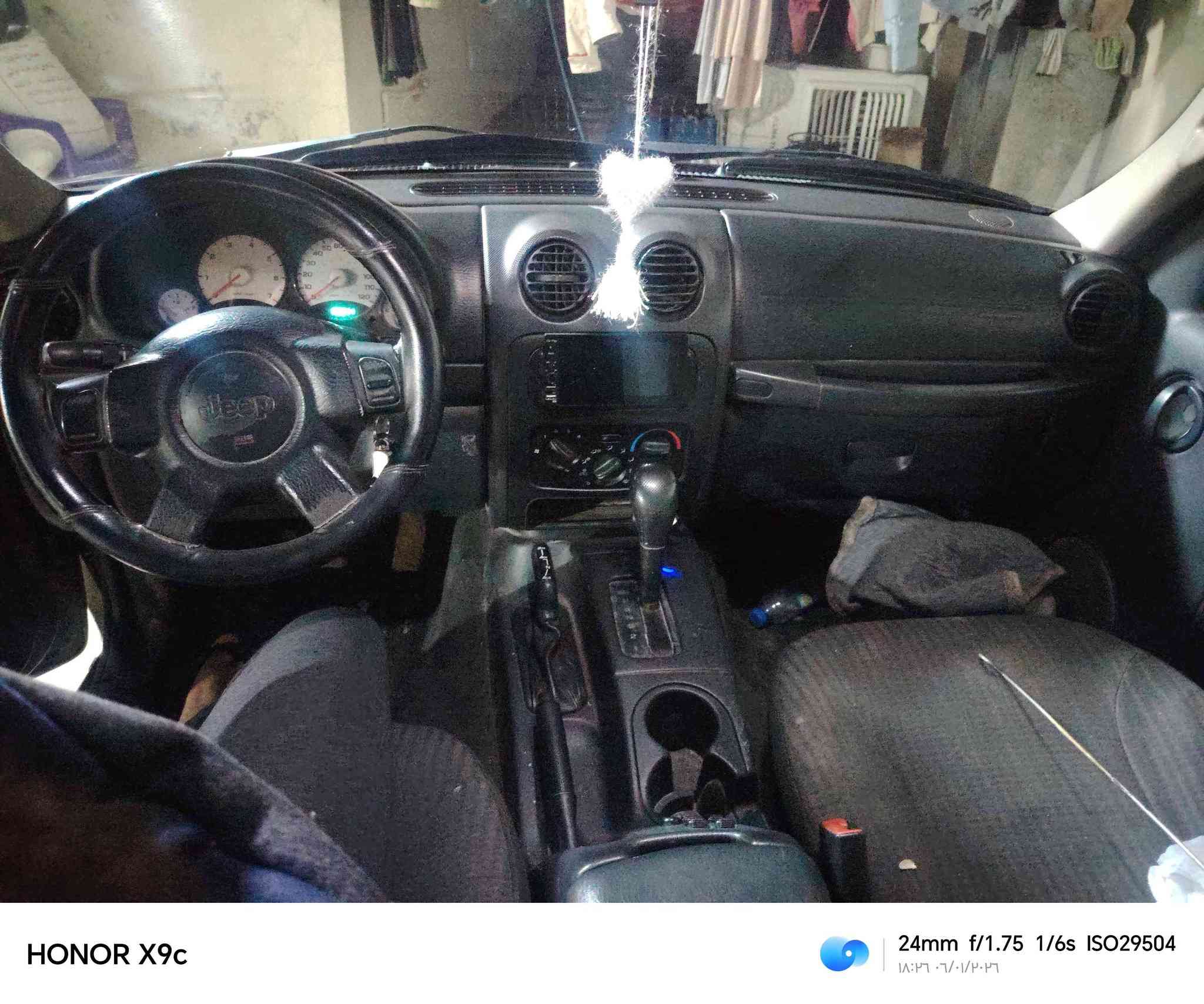 جيب لبرتي ٢٠٠٤ محرك تبريد دبل اكسل بشرط  سياره واگعه علا صفحه مسبوغ عام تاخم تيارات جديد عنوان دوز خورماتو *********** سعر ٥٩ بي مجال قليل
