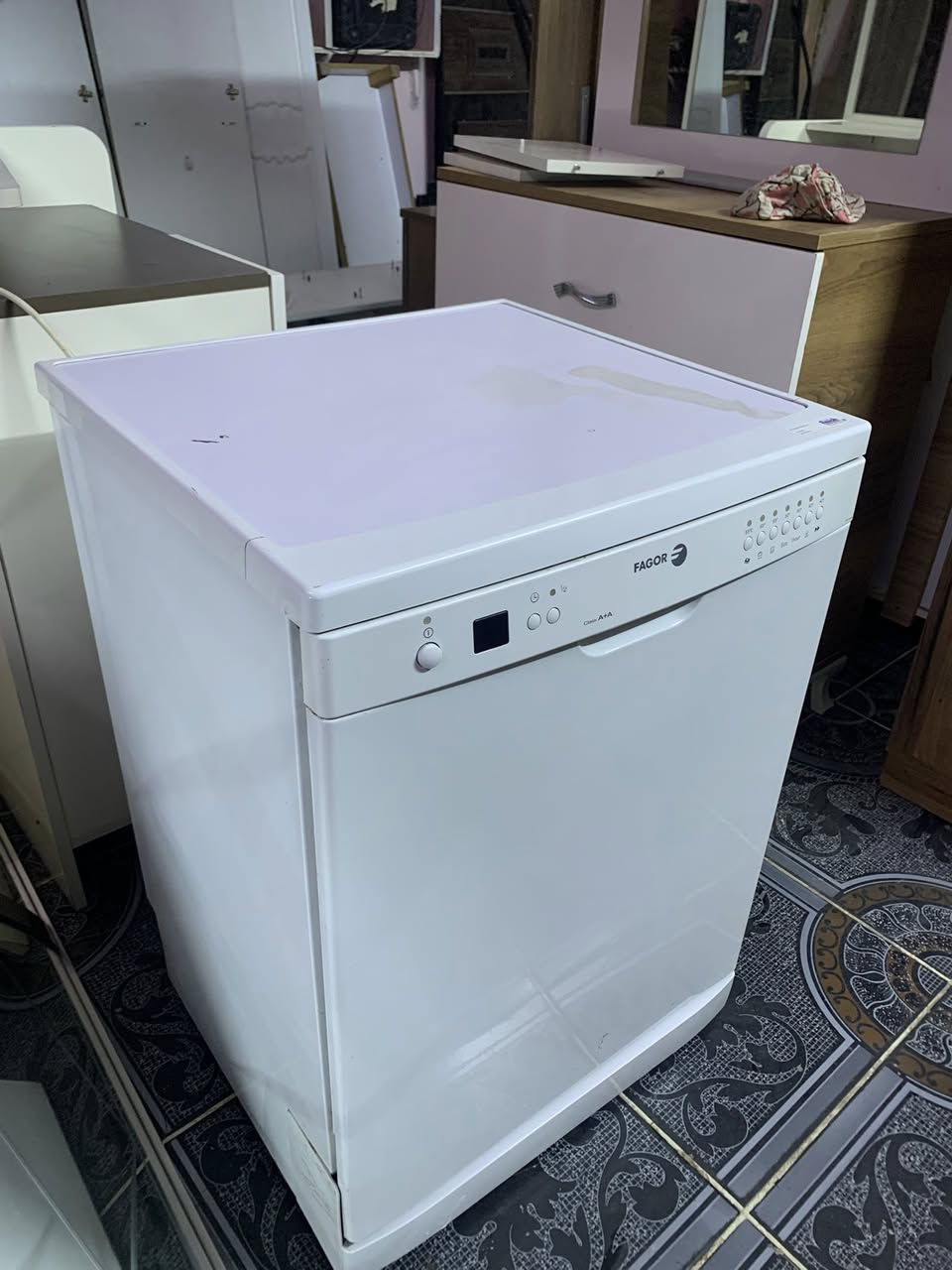 غساله موعين جدا نضيفه ١٥٠  الشراي ***********
