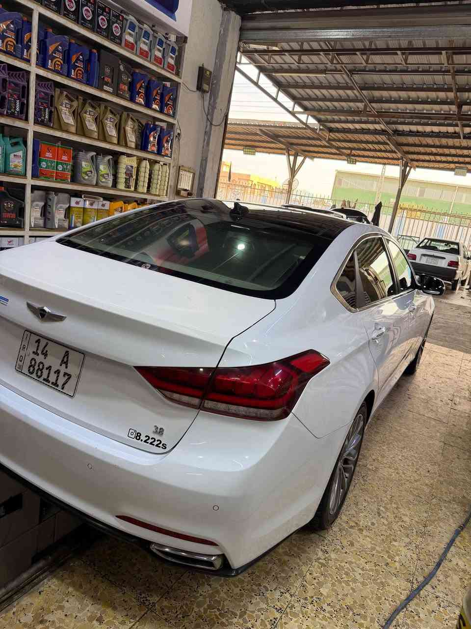 : جينيسيس G80 موديل2016 (وارد أمريكي) -حادث جدا بسيط
المحرك: 6 سلندر (V6) سعة 3.8 لتر - أداء قوي واقتصادي.

اللون الخارجي: ابيض .

اللون الداخلي: جلد اسود جديد 

ناقل الحركة: أوتوماتيك 8 سرعات.

المواصفات الفول (1/1):

سقف بانوراما بالكامل.

نظام بصمة (تشغيل + أبواب).

شاشة ملاحة كبيرة ونظام صوتي Lexicon الفاخر.

رادار أمامي، تنبيه الخروج عن المسار، ونظام النقطة العمياء.

بروجكتر (HUD) لعرض السرعة والمعلومات على الزجاج الأمامي.

كراسي كهرباء مع نظام تدفئة وتبريد.

صندوق خلفي ذكي (يفتح تلقائياً عند الاقتراب).

كاميرا خلفية دوارة مع حساسات أمامية وخلفية

السعر 178

***********
